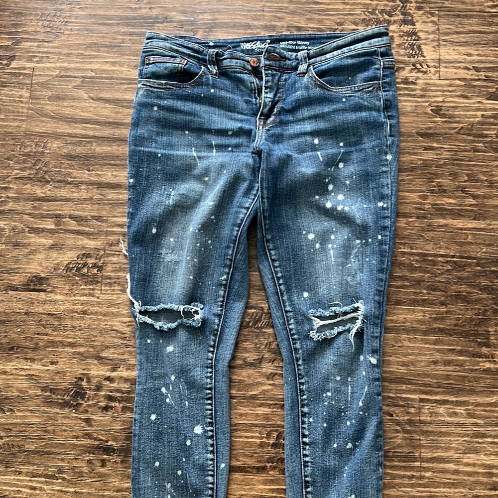 🔥 Target Mossimo mid-rise skinny destroyed paint jeans Size 6 / 28
